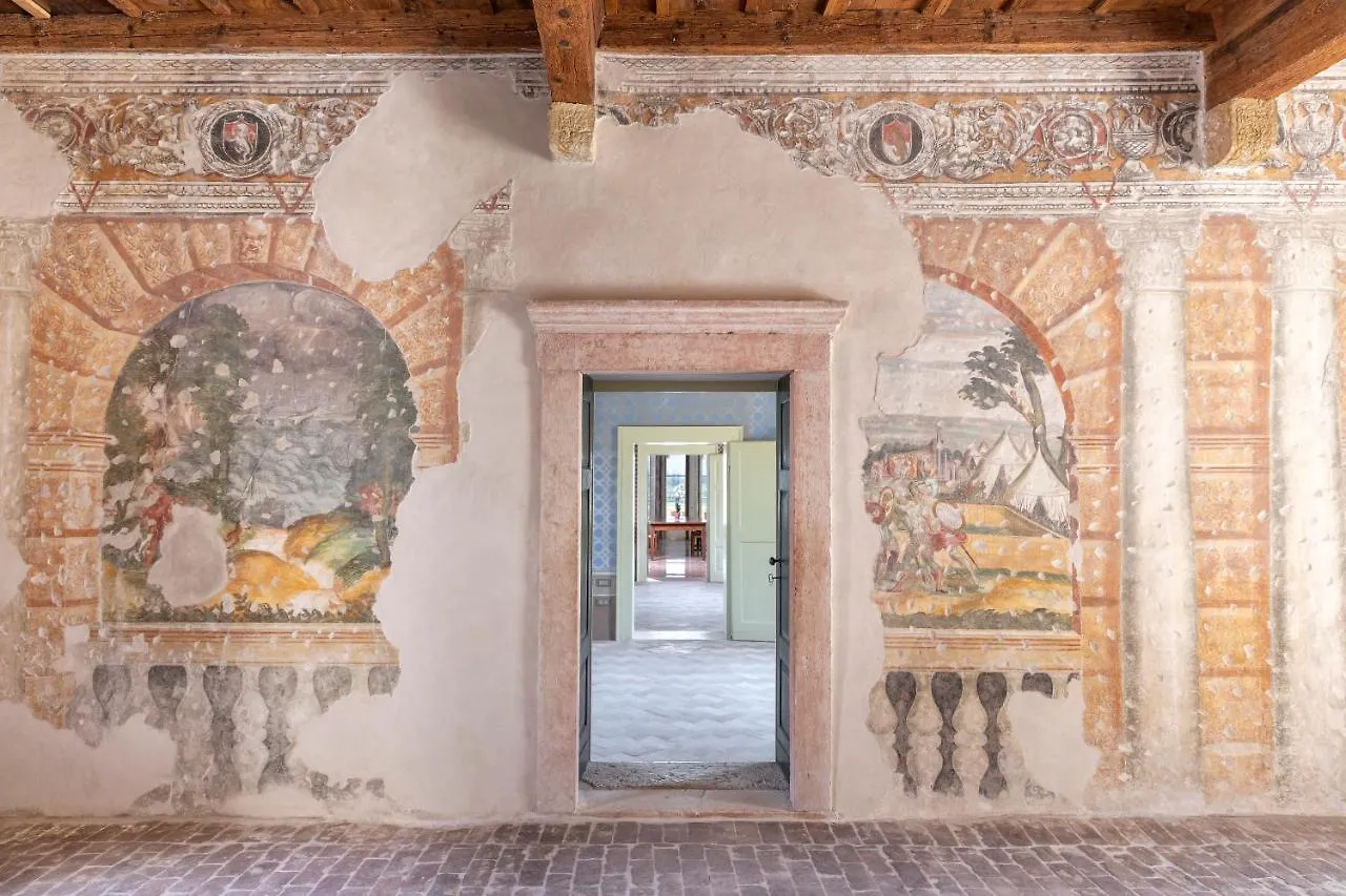 Фермерский дом Вилла Palazzo Montanari Art & Wine Relais Фумане